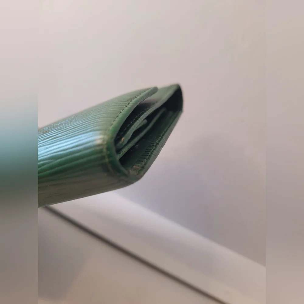 Louis Vuitton LV Epi Leather Long Sarah Wallet - Picture 4 of 7